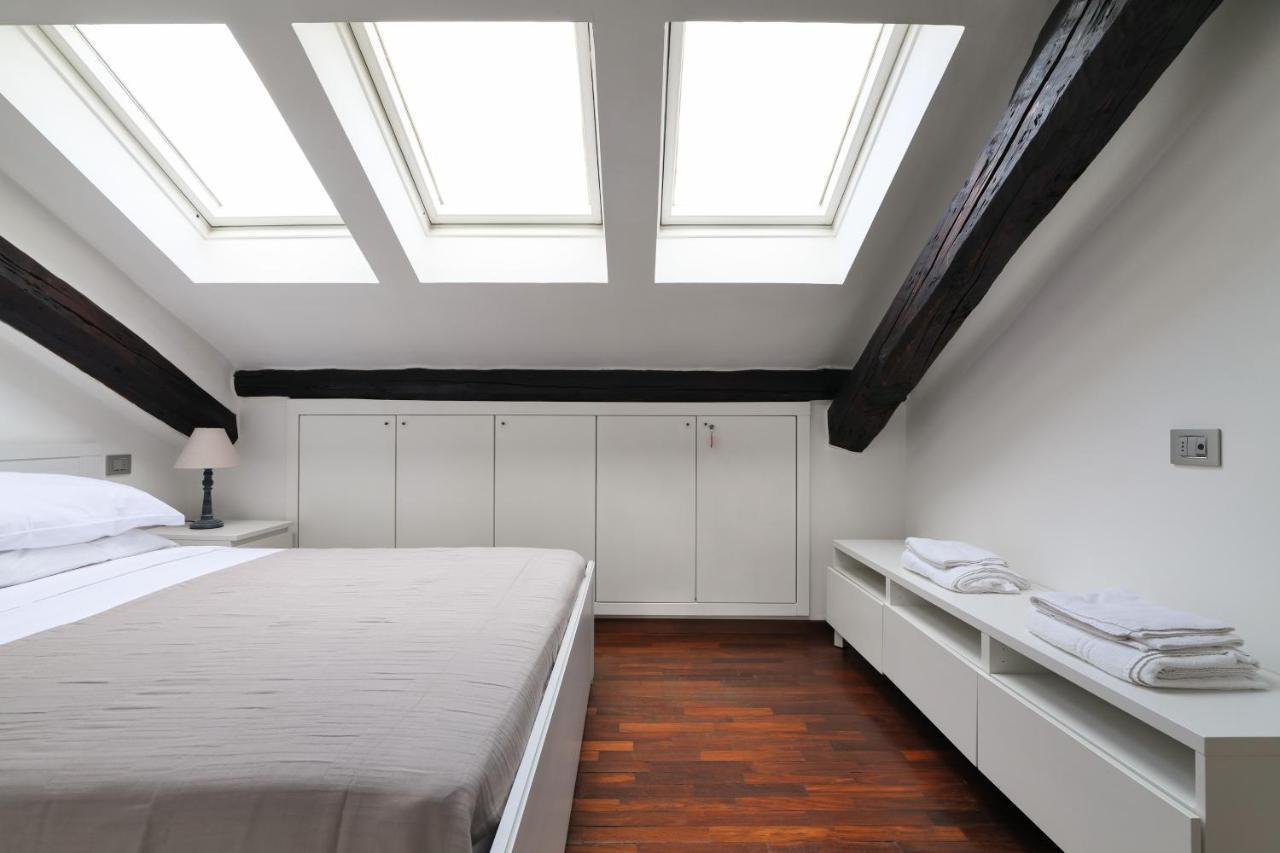 Elegant P.venezia Attic * Milán